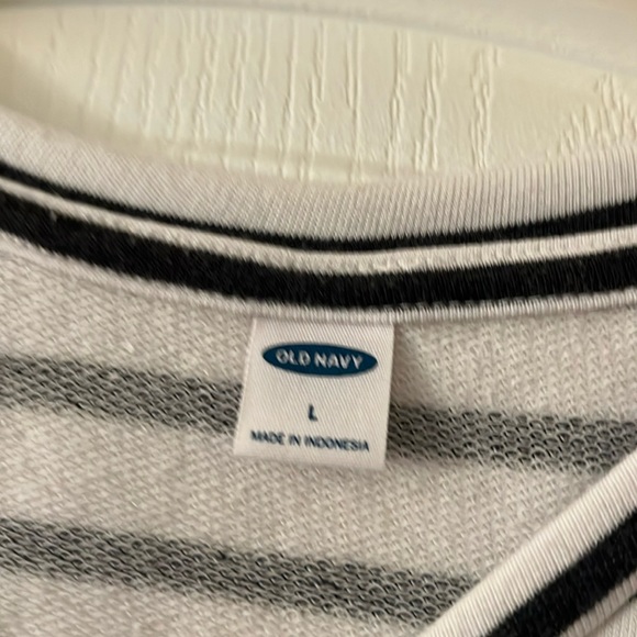 Old Navy casual business black and white short sleeve top in size L - Picture 2 of 3